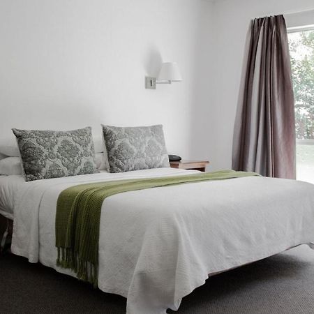 Patuha Rainforest Retreat Okato Eksteriør billede