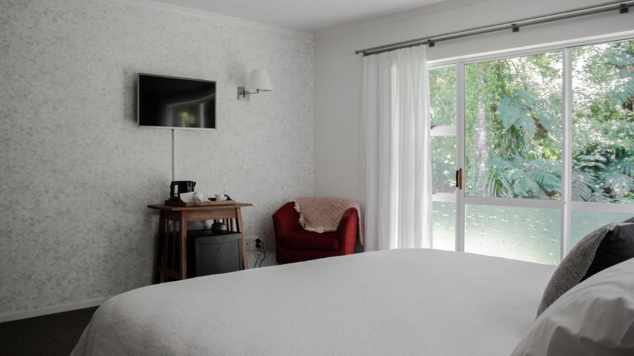 Patuha Rainforest Retreat Okato Eksteriør billede